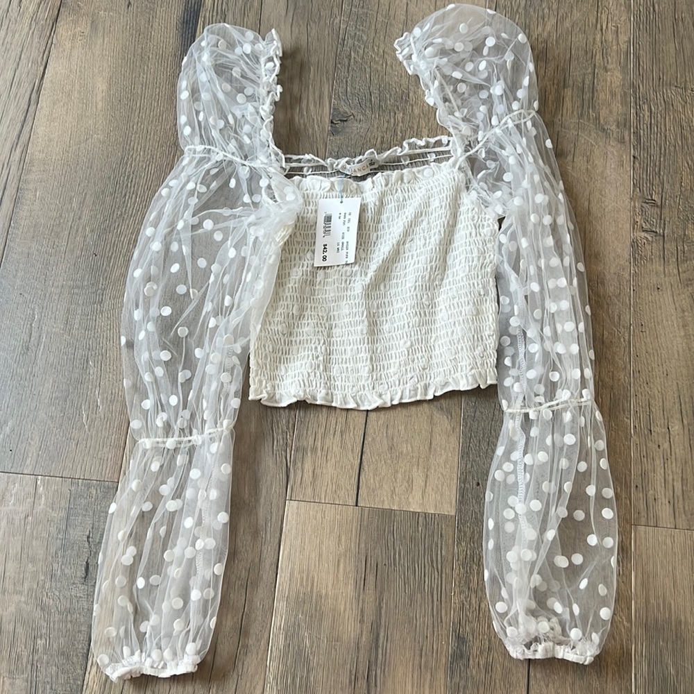 beautiful white too never worn, from Vanilla Sky boutique
